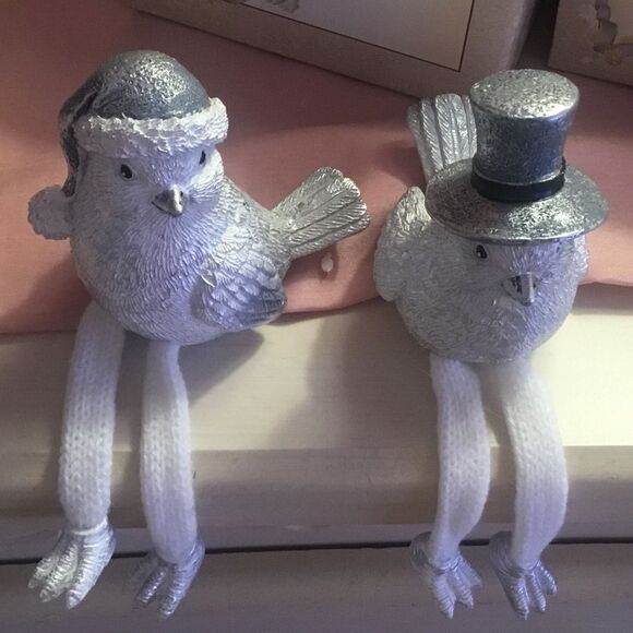 NWT. Cracker Barrel Set of two Silver & White Bird Sittters Ceramic Decoration - Picture 1 of 9